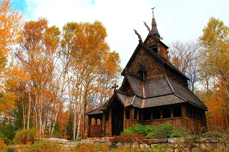 stavkirke in fall